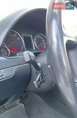 Седан Audi A4 2004 в 