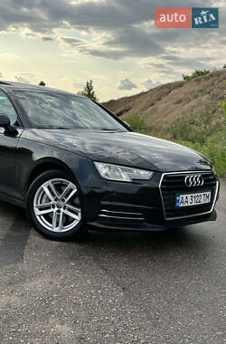 Седан Audi A4 2016 в 