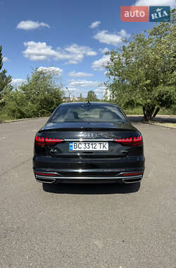Седан Audi A4 2022 в 