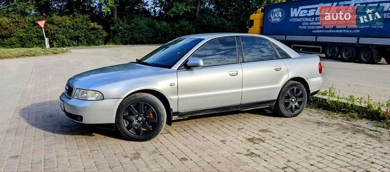 Седан Audi A4 1999 в Теофіполі
