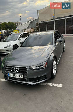Седан Audi A4 2014 в Днепре