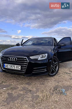 Седан Audi A4 2017 в 
