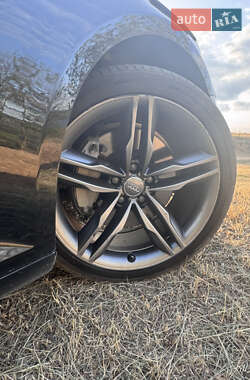Седан Audi A4 2017 в 
