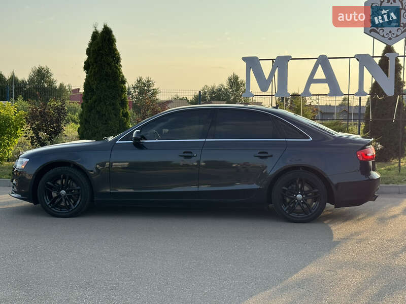 Седан Audi A4 2012 в Киеве