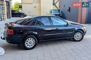 Седан Audi A4 1996 в 