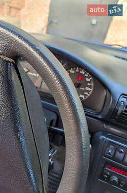 Седан Audi A4 1996 в 