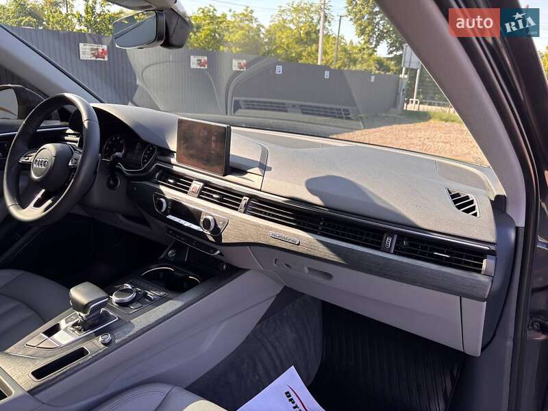 Седан Audi A4 2017 в Львове