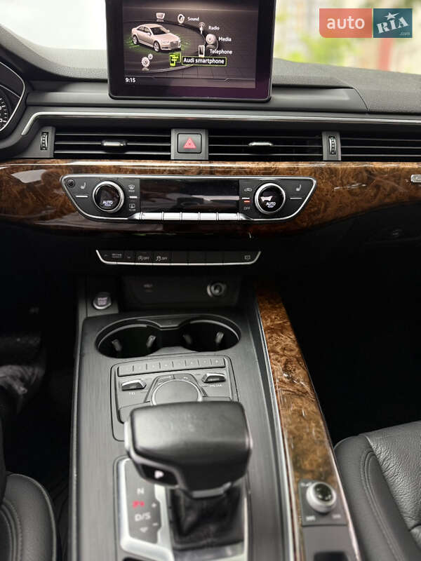 Седан Audi A4 2019 в Киеве