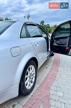 Седан Audi A4 2004 в 