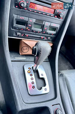 Седан Audi A4 2004 в 