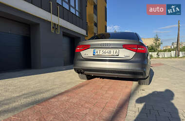 Седан Audi A4 2015 в 