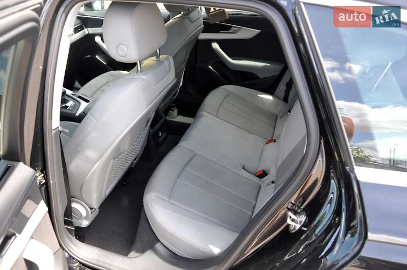 Универсал Audi A4 2020 в Львове