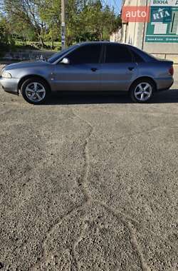 Седан Audi A4 1996 в Николаеве