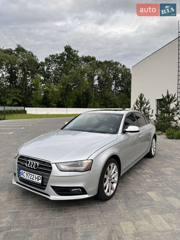 Седан Audi A4 2013 в Луцке