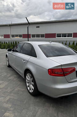 Седан Audi A4 2013 в 