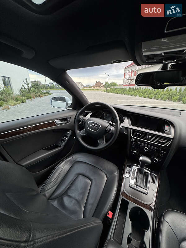Седан Audi A4 2013 в Луцке