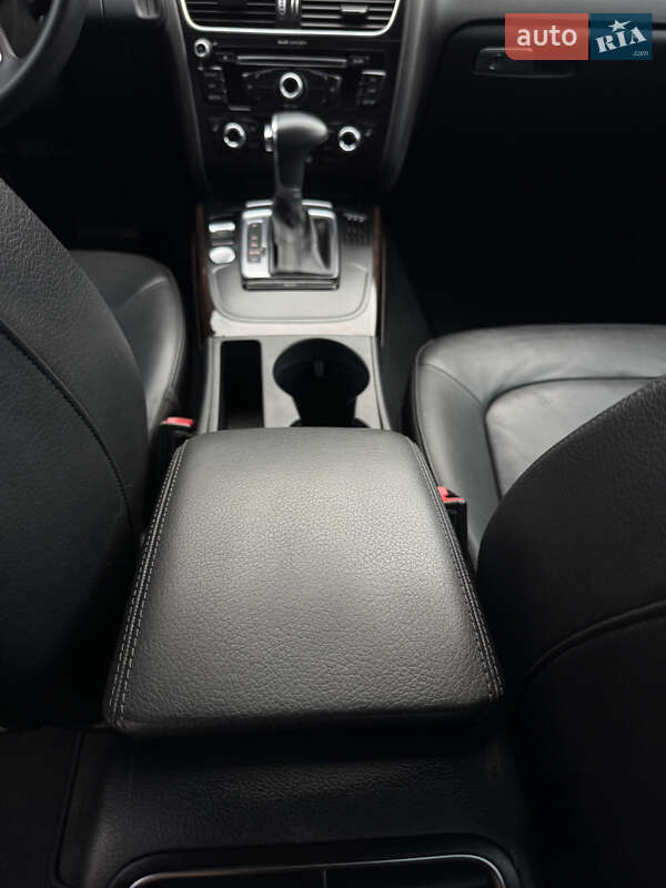 Седан Audi A4 2013 в Луцке