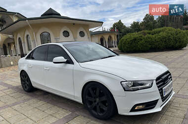 Седан Audi A4 2012 в 