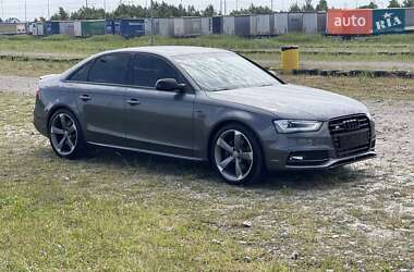 Седан Audi A4 2015 в 