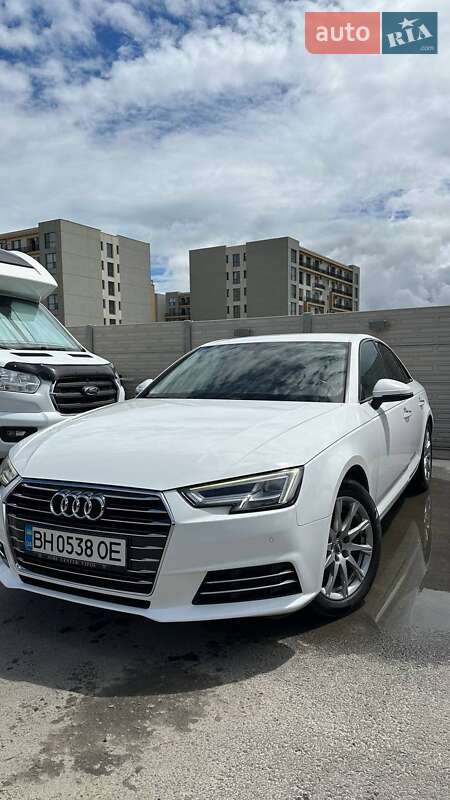 Седан Audi A4 2016 в 
