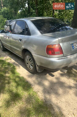 Седан Audi A4 1995 в 