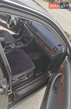 Седан Audi A4 2001 в 