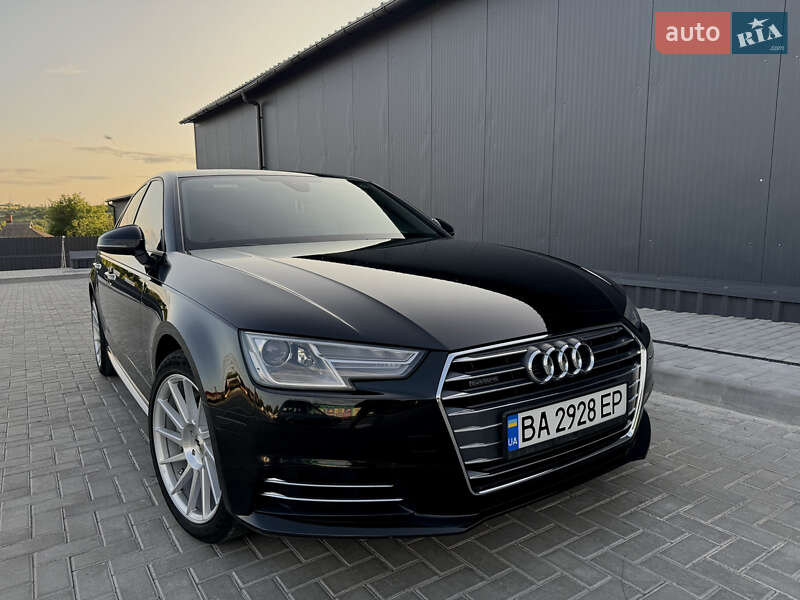 Седан Audi A4 2016 в Новоукраинке