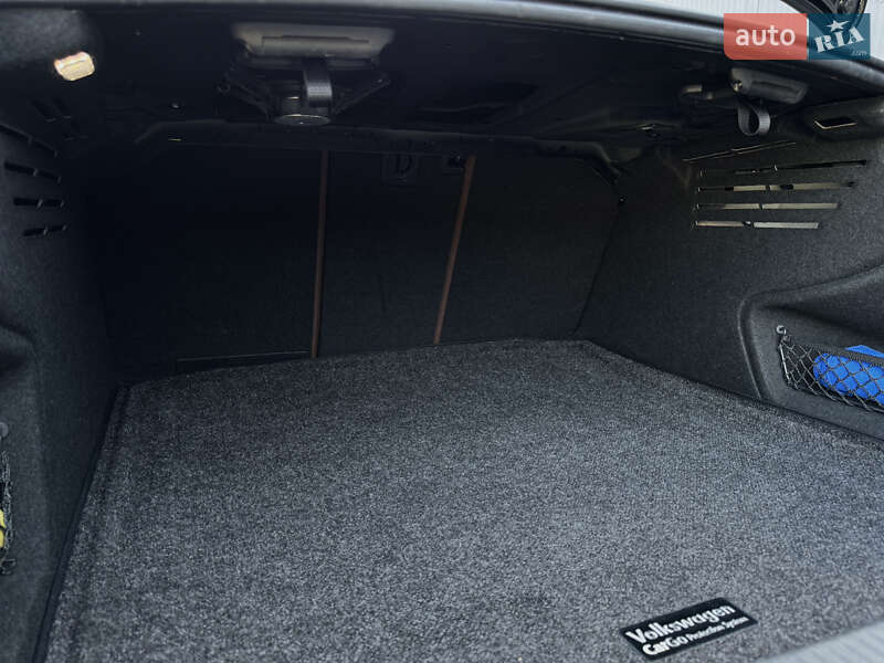 Седан Audi A4 2016 в Новоукраинке
