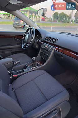 Седан Audi A4 2004 в 