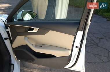 Седан Audi A4 2016 в 