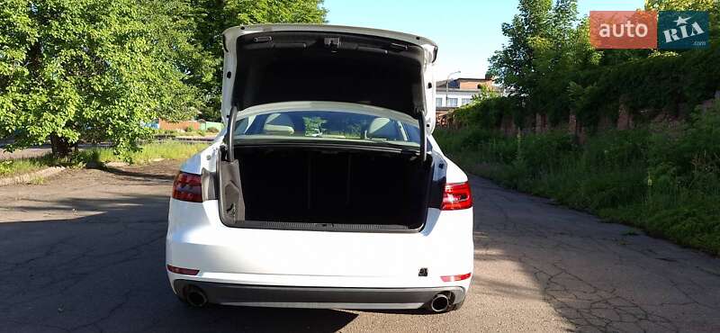 Седан Audi A4 2016 в Коростене