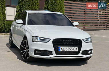 Седан Audi A4 2015 в 