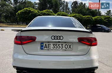Седан Audi A4 2015 в 