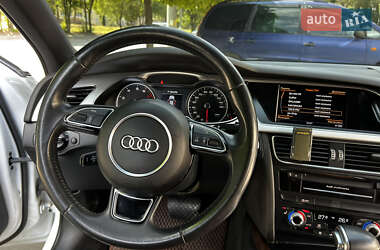 Седан Audi A4 2015 в 