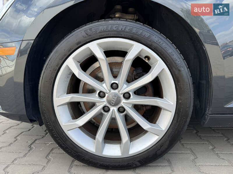 Седан Audi A4 2018 в Луцке
