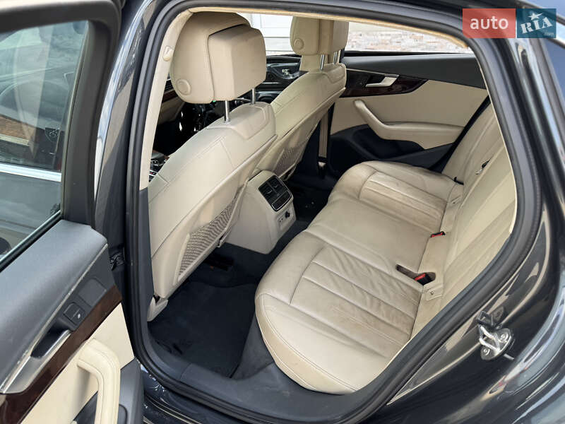 Седан Audi A4 2018 в Луцке