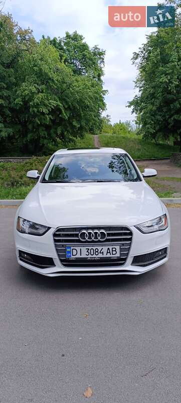 Седан Audi A4 2015 в 