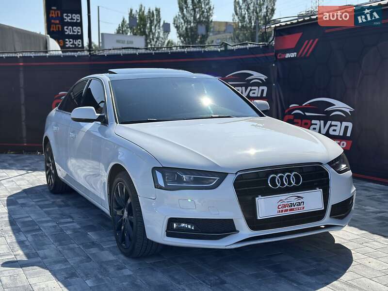 Седан Audi A4 2012 в 