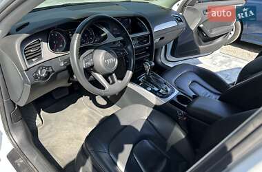 Седан Audi A4 2012 в 