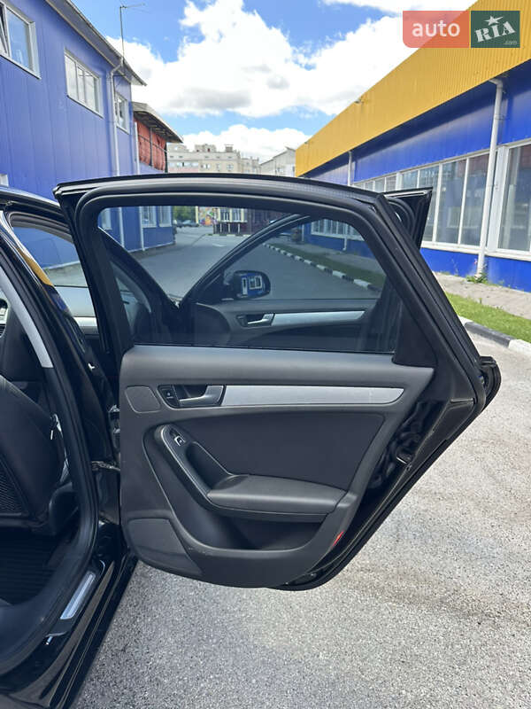 Седан Audi A4 2013 в Киеве