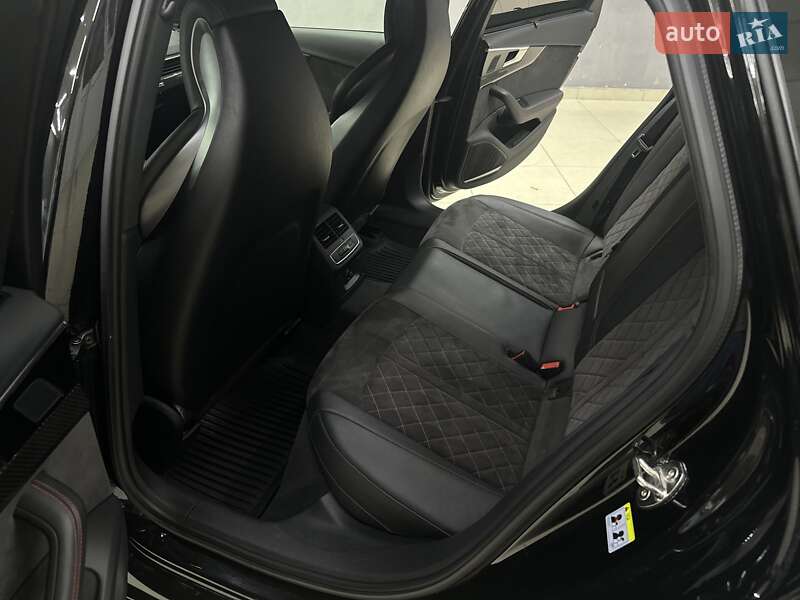 Универсал Audi A4 2021 в Ужгороде