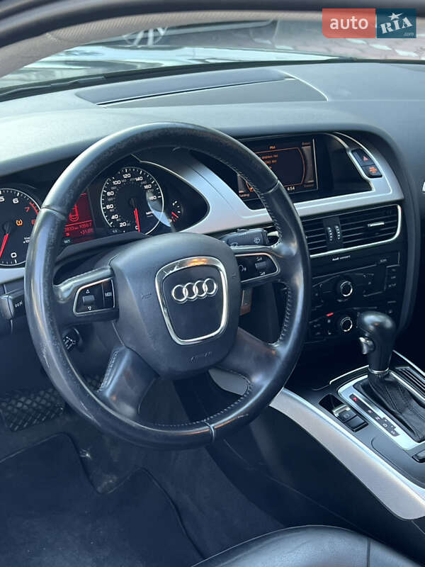 Седан Audi A4 2011 в Одессе