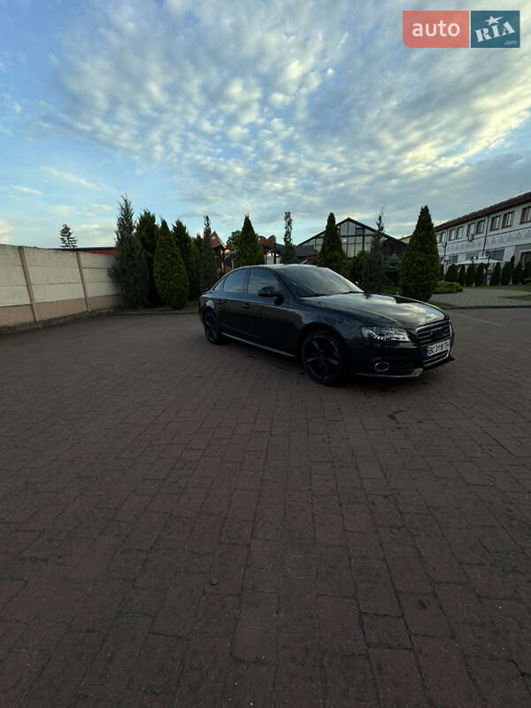 Седан Audi A4 2012 в Стрые