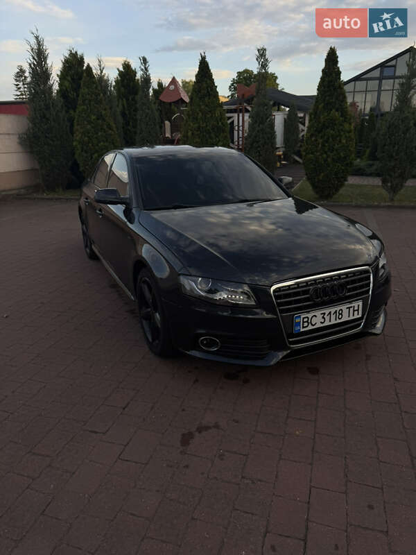 Седан Audi A4 2012 в Стрые