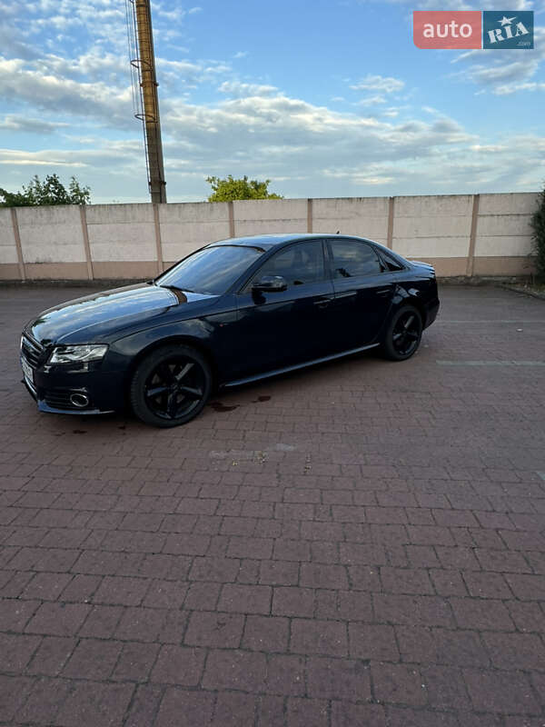 Седан Audi A4 2012 в Стрые