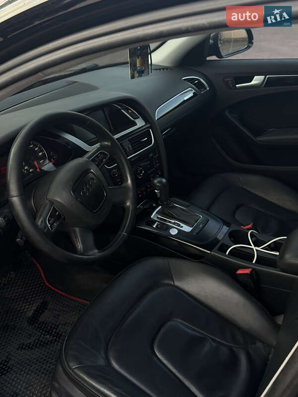 Седан Audi A4 2012 в Стрые