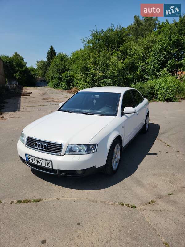 Седан Audi A4 2002 в Літині