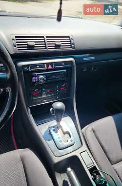 Седан Audi A4 2002 в 