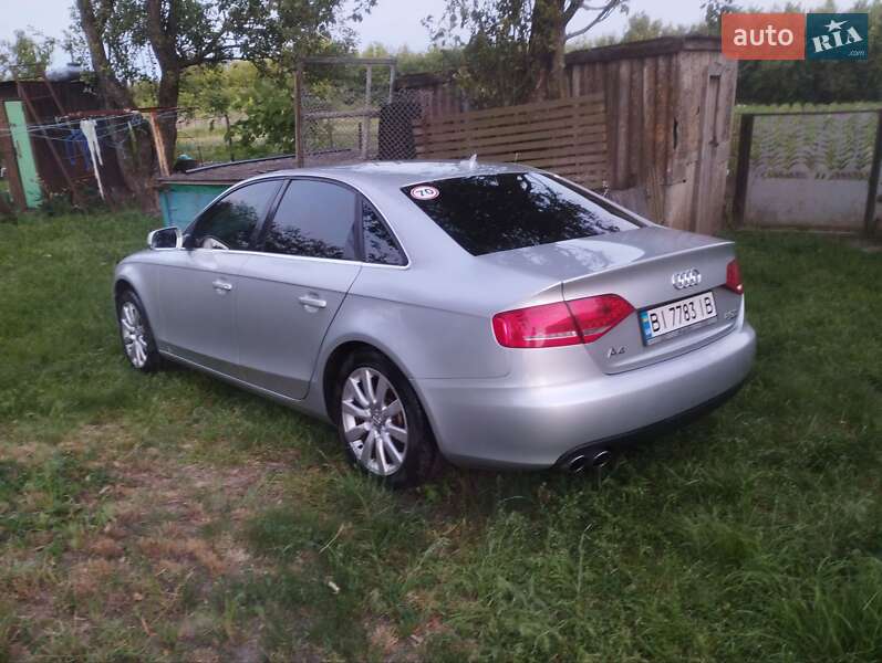 Седан Audi A4 2012 в Полтаве