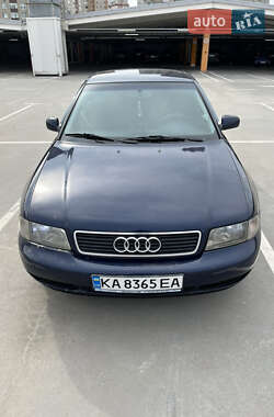 Седан Audi A4 1997 в Киеве